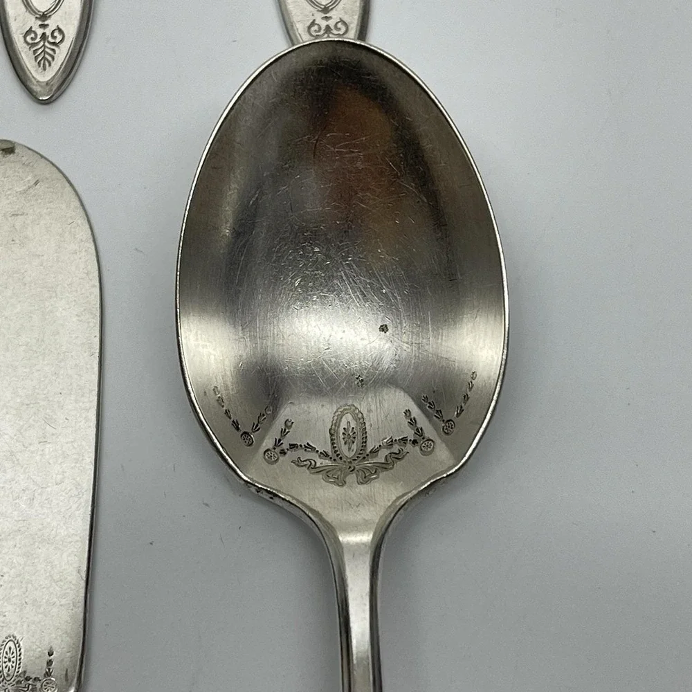 Vintage 1917 Oneida Community Plate Adam Pattern Flatware Silverware Set of 14